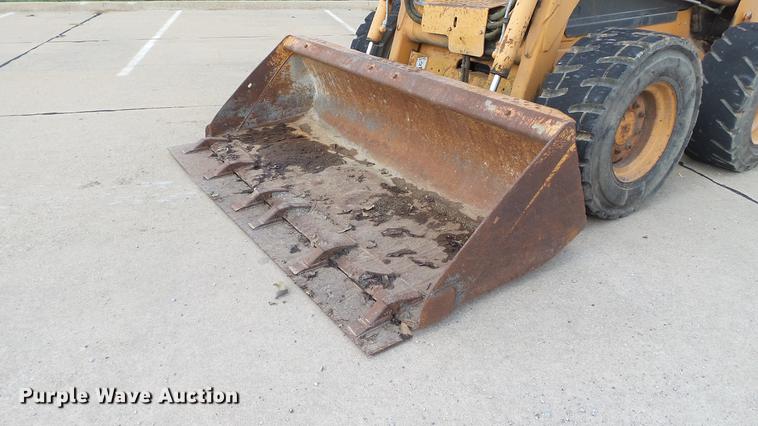 image for item DD7316 2005 Case 445 skid steer