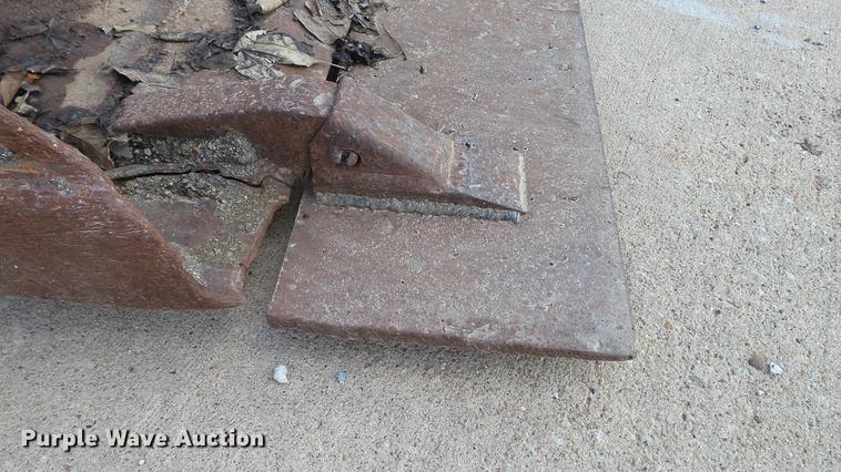 image for item DD7316 2005 Case 445 skid steer