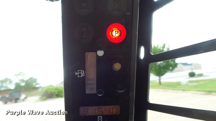 image for item DD7316 2005 Case 445 skid steer