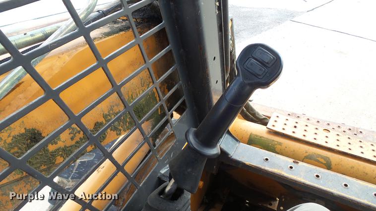 image for item DD7316 2005 Case 445 skid steer