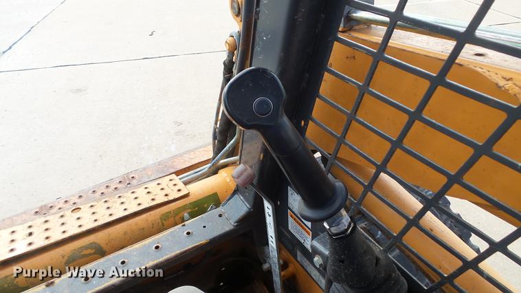 image for item DD7316 2005 Case 445 skid steer