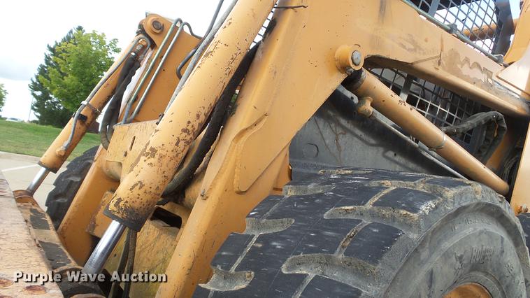 image for item DD7316 2005 Case 445 skid steer