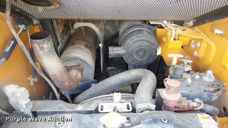 image for item DD7316 2005 Case 445 skid steer