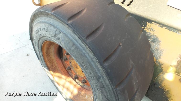 image for item DD7319 Case 445 skid steer