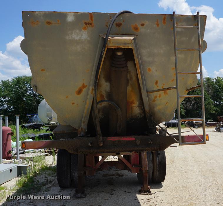 image for item DD7758 1985 Raylan end dump trailer
