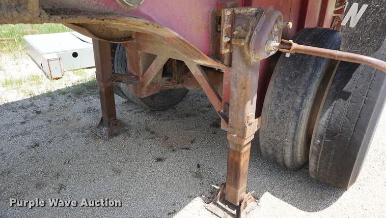 image for item DD7758 1985 Raylan end dump trailer