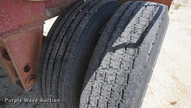 image for item DD7758 1985 Raylan end dump trailer