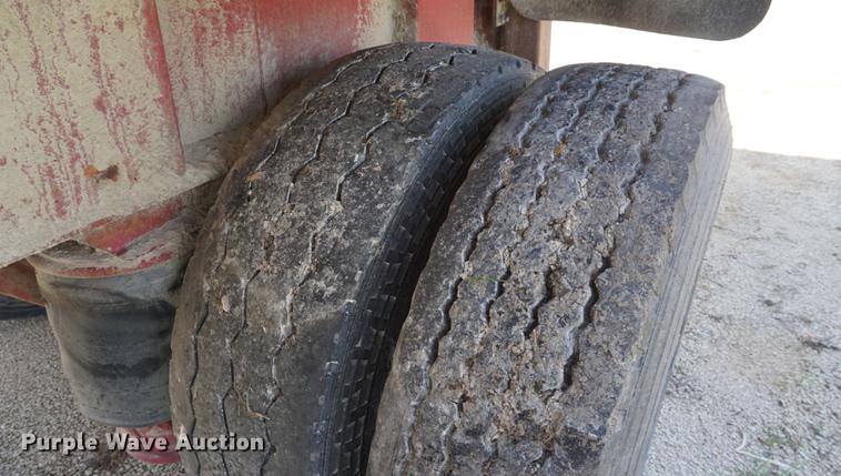 image for item DD7758 1985 Raylan end dump trailer