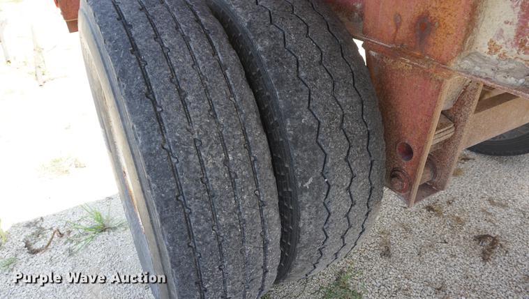 image for item DD7758 1985 Raylan end dump trailer