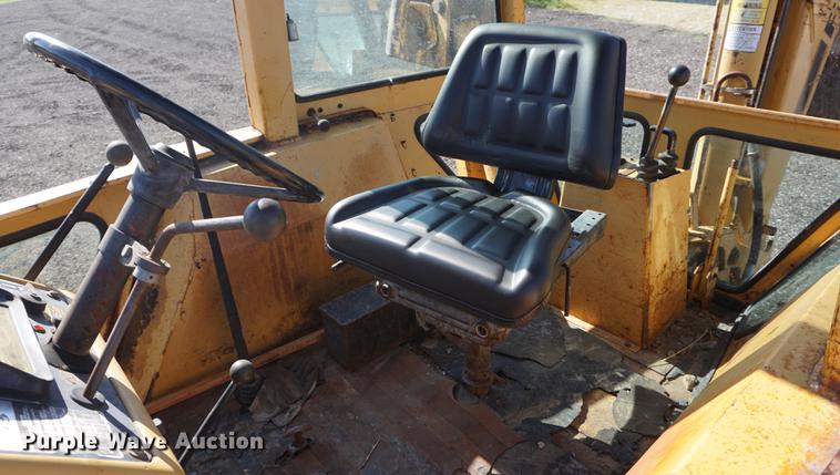 image for item DD7811 Ford 555 Special backhoe