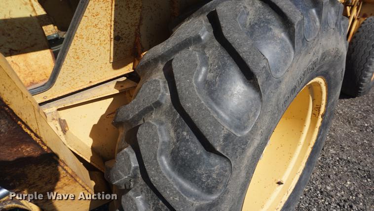 image for item DD7811 Ford 555 Special backhoe