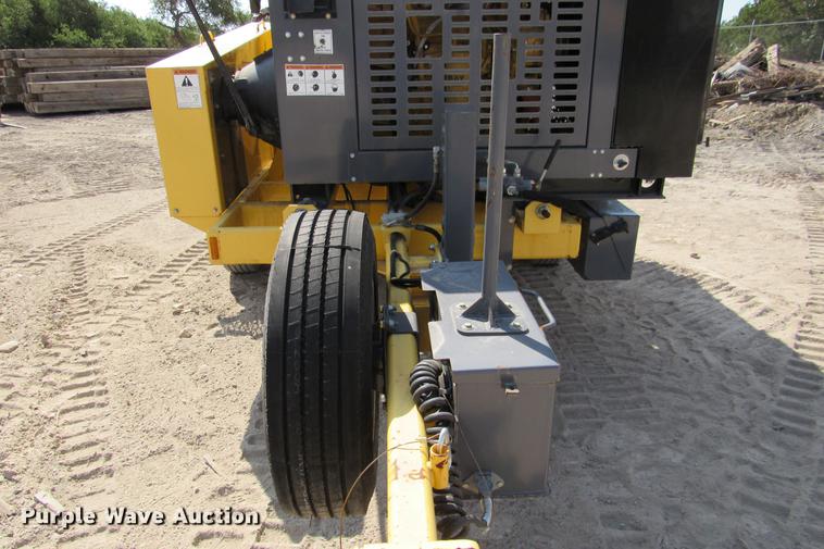 image for item DE0178 2013 Terex Trac 790 chipper