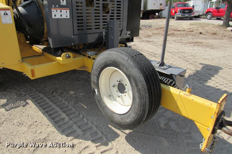 image for item DE0178 2013 Terex Trac 790 chipper