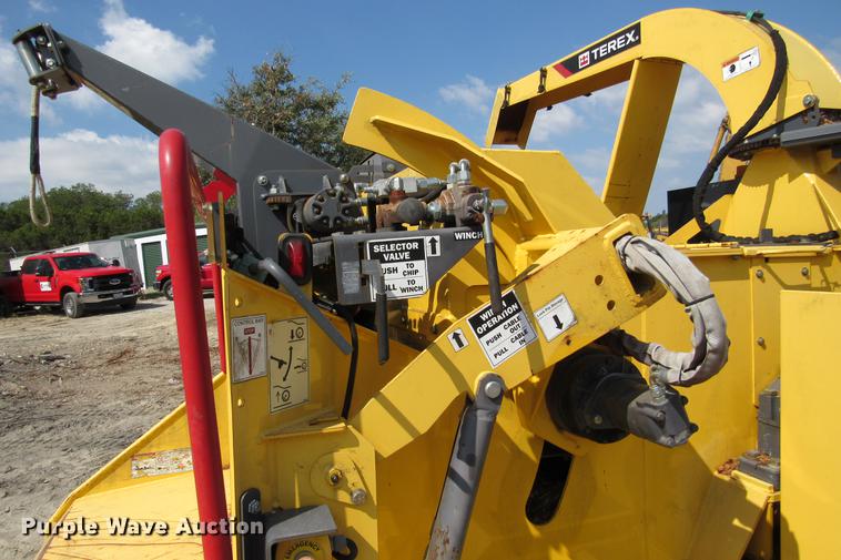 image for item DE0178 2013 Terex Trac 790 chipper