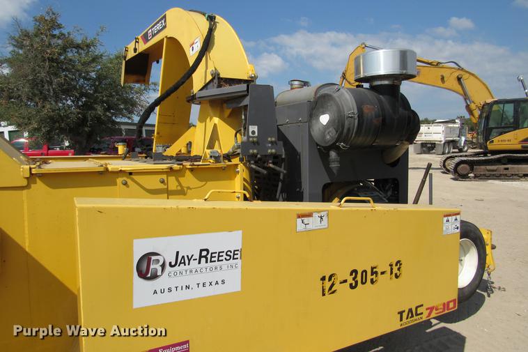 image for item DE0178 2013 Terex Trac 790 chipper