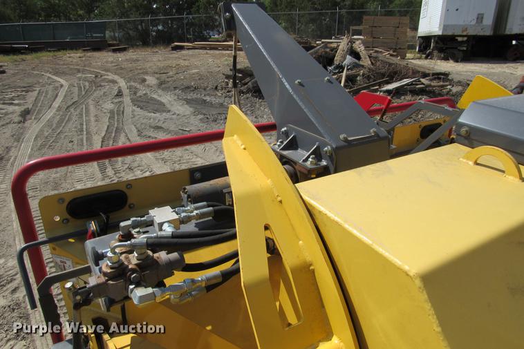 image for item DE0178 2013 Terex Trac 790 chipper