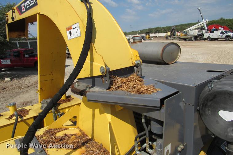 image for item DE0178 2013 Terex Trac 790 chipper