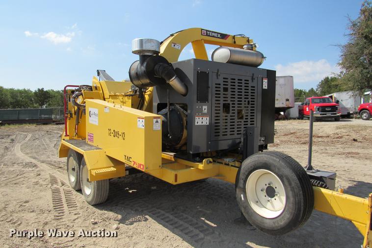 image for item DE0178 2013 Terex Trac 790 chipper