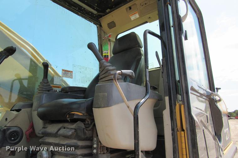 image for item DE0179 2003 Caterpillar 325C L excavator