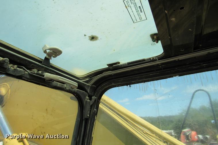 image for item DE0179 2003 Caterpillar 325C L excavator