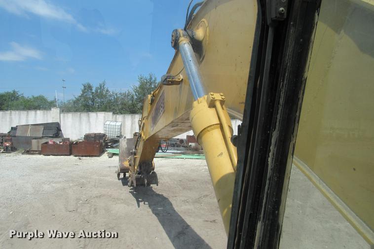 image for item DE0179 2003 Caterpillar 325C L excavator