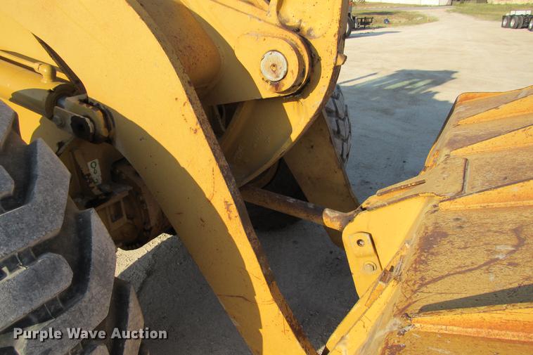 image for item DE0180 2003 Caterpillar 938G wheel loader