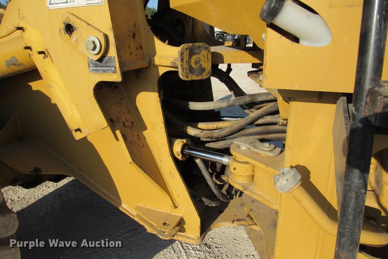 image for item DE0180 2003 Caterpillar 938G wheel loader