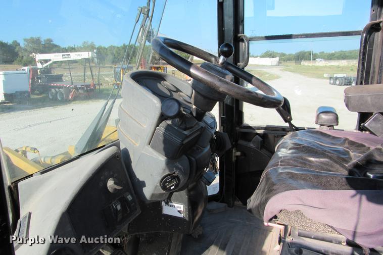 image for item DE0180 2003 Caterpillar 938G wheel loader