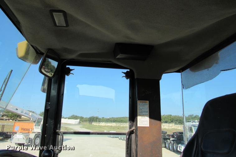 image for item DE0180 2003 Caterpillar 938G wheel loader