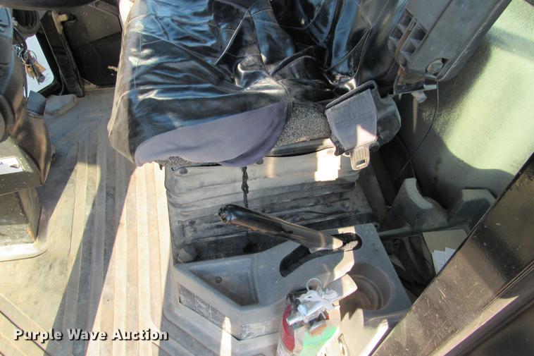 image for item DE0180 2003 Caterpillar 938G wheel loader