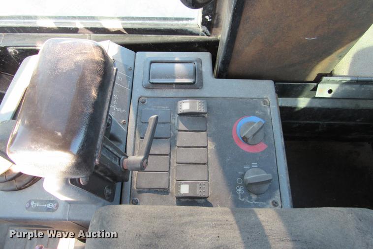 image for item DE0180 2003 Caterpillar 938G wheel loader