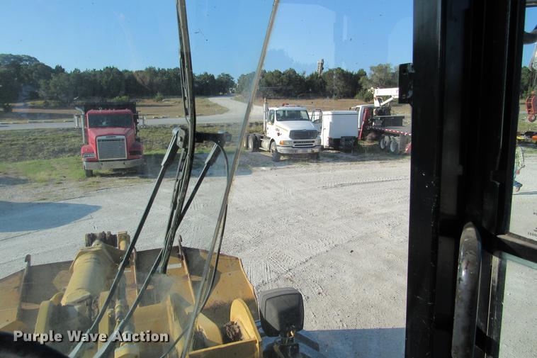 image for item DE0180 2003 Caterpillar 938G wheel loader