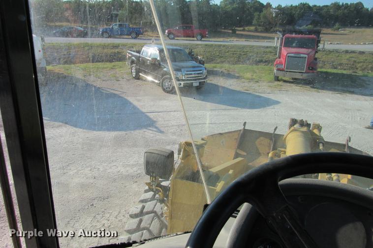 image for item DE0180 2003 Caterpillar 938G wheel loader