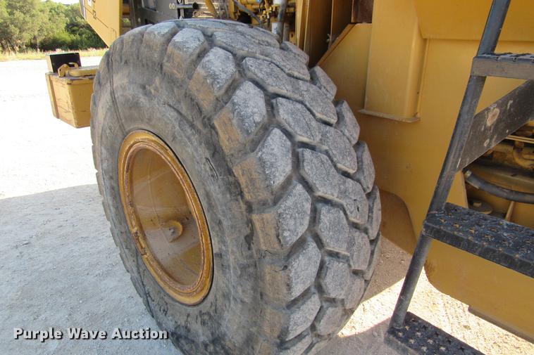 image for item DE0180 2003 Caterpillar 938G wheel loader