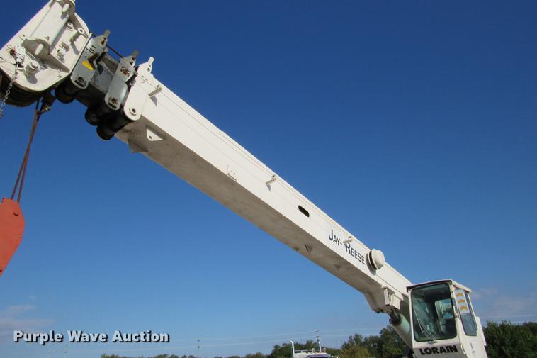 image for item DE0181 1990 Lorain LRT275D crane