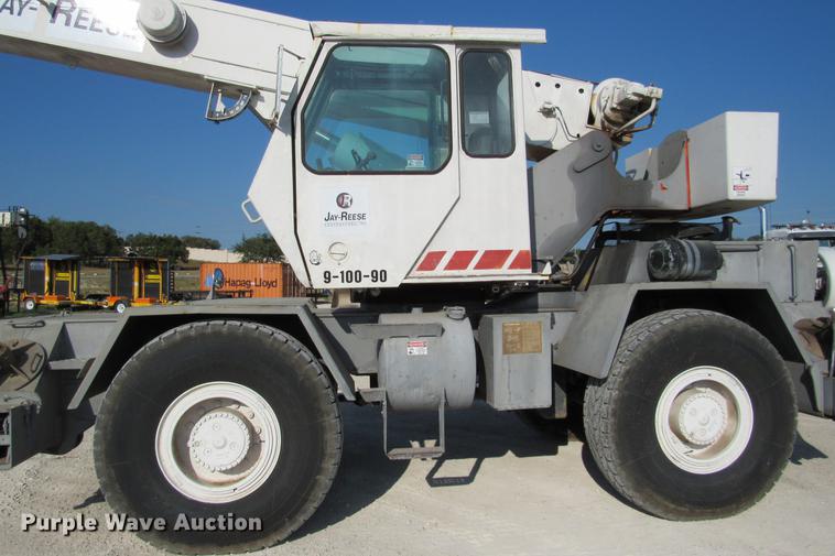 image for item DE0181 1990 Lorain LRT275D crane