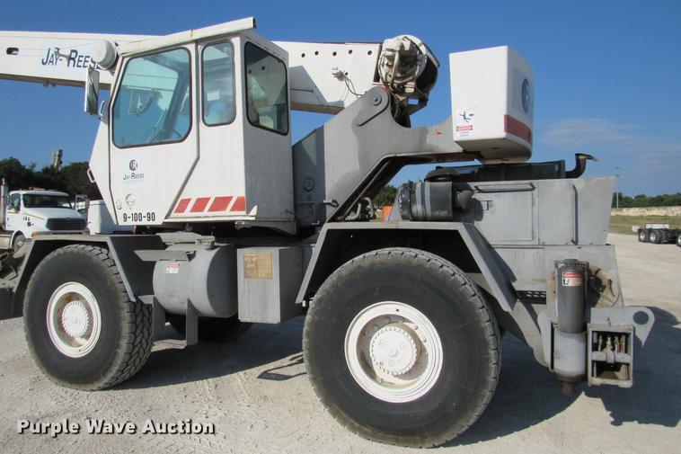 image for item DE0181 1990 Lorain LRT275D crane