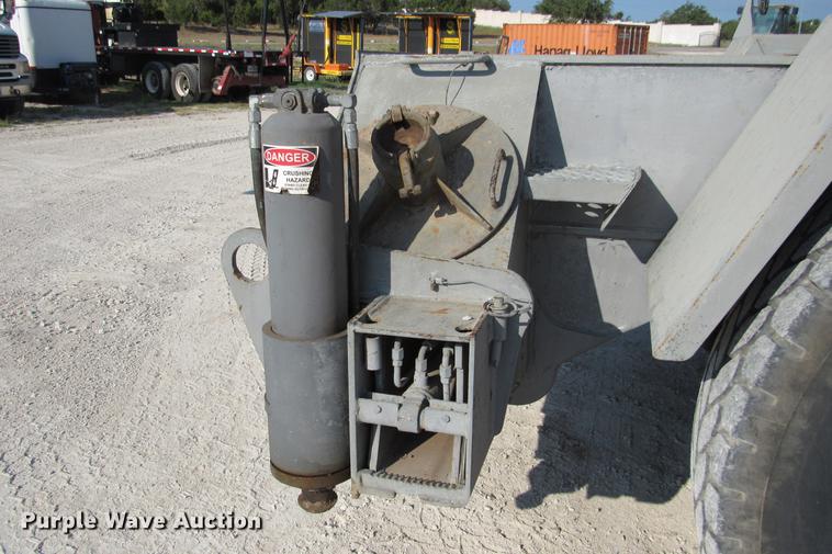 image for item DE0181 1990 Lorain LRT275D crane