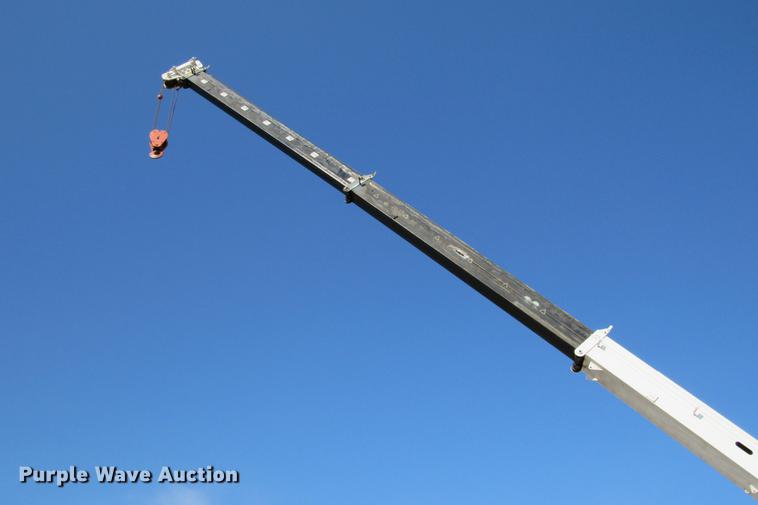 image for item DE0181 1990 Lorain LRT275D crane