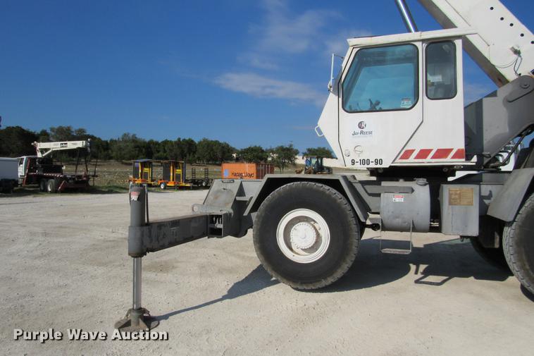 image for item DE0181 1990 Lorain LRT275D crane