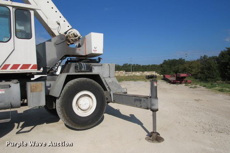 image for item DE0181 1990 Lorain LRT275D crane