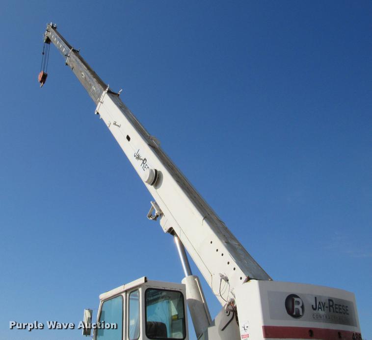 image for item DE0181 1990 Lorain LRT275D crane