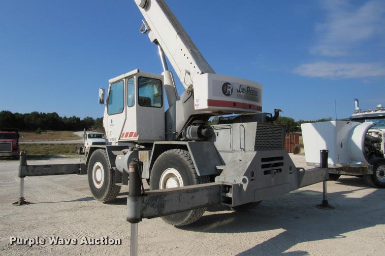 image for item DE0181 1990 Lorain LRT275D crane