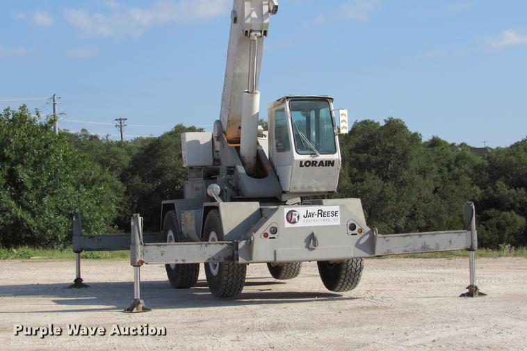 image for item DE0181 1990 Lorain LRT275D crane