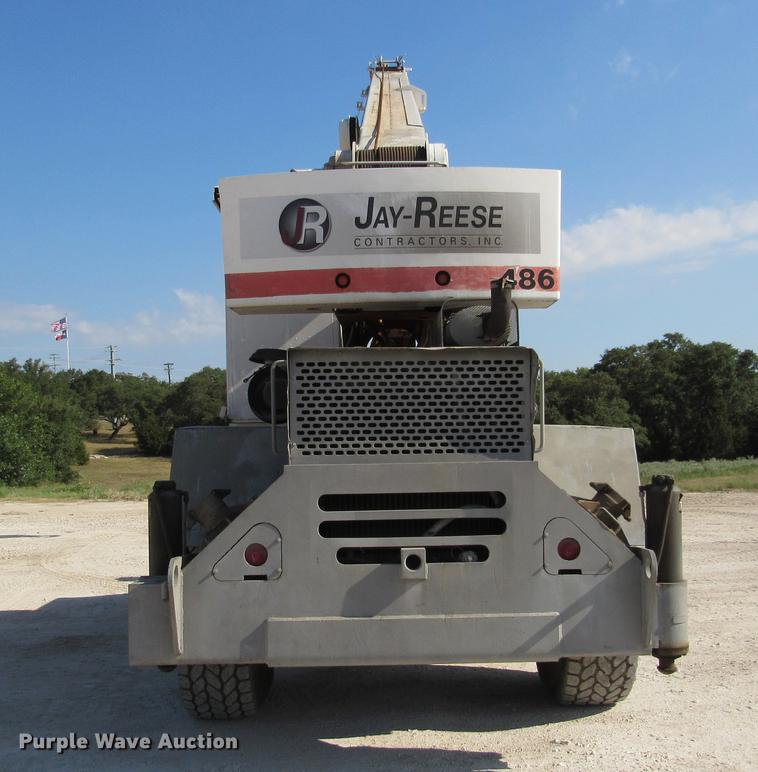 image for item DE0181 1990 Lorain LRT275D crane