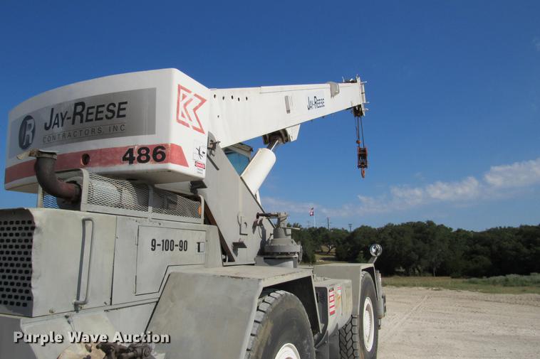 image for item DE0181 1990 Lorain LRT275D crane