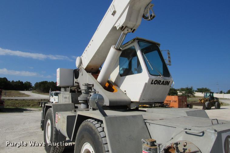 image for item DE0181 1990 Lorain LRT275D crane