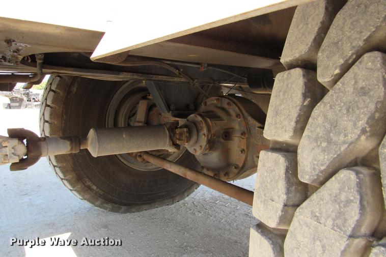 image for item DE0181 1990 Lorain LRT275D crane