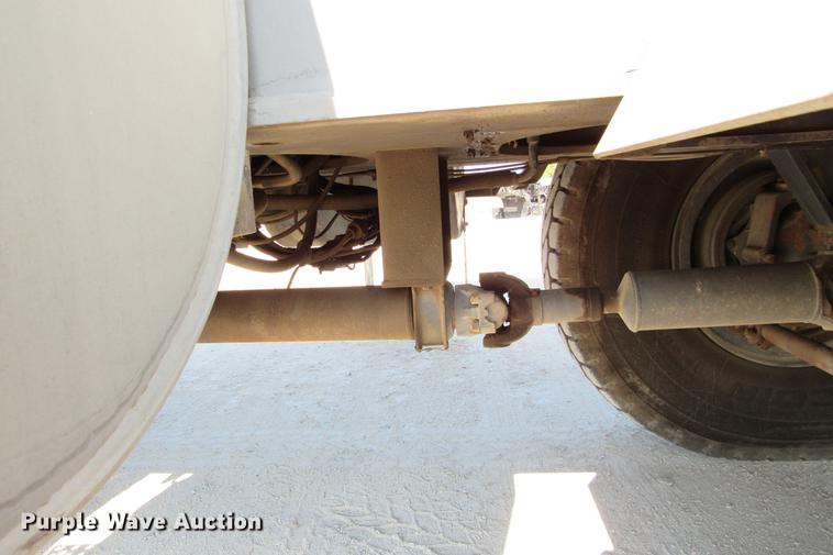 image for item DE0181 1990 Lorain LRT275D crane