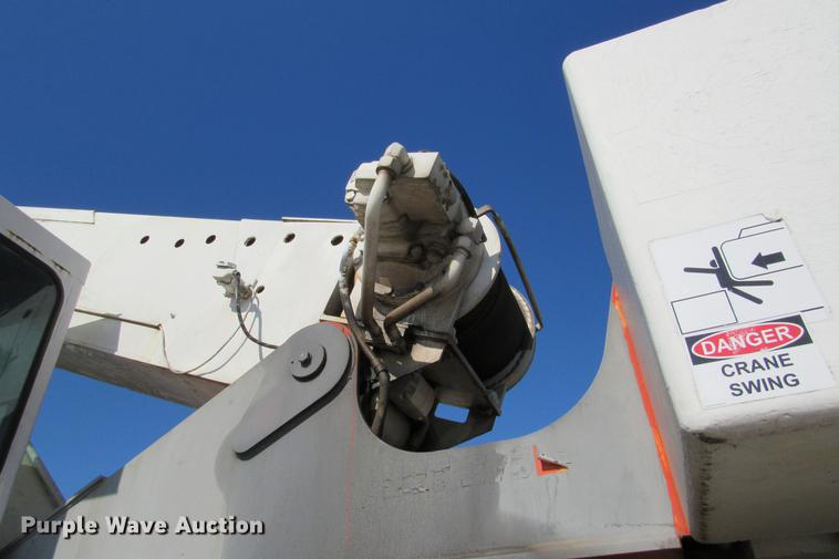 image for item DE0181 1990 Lorain LRT275D crane